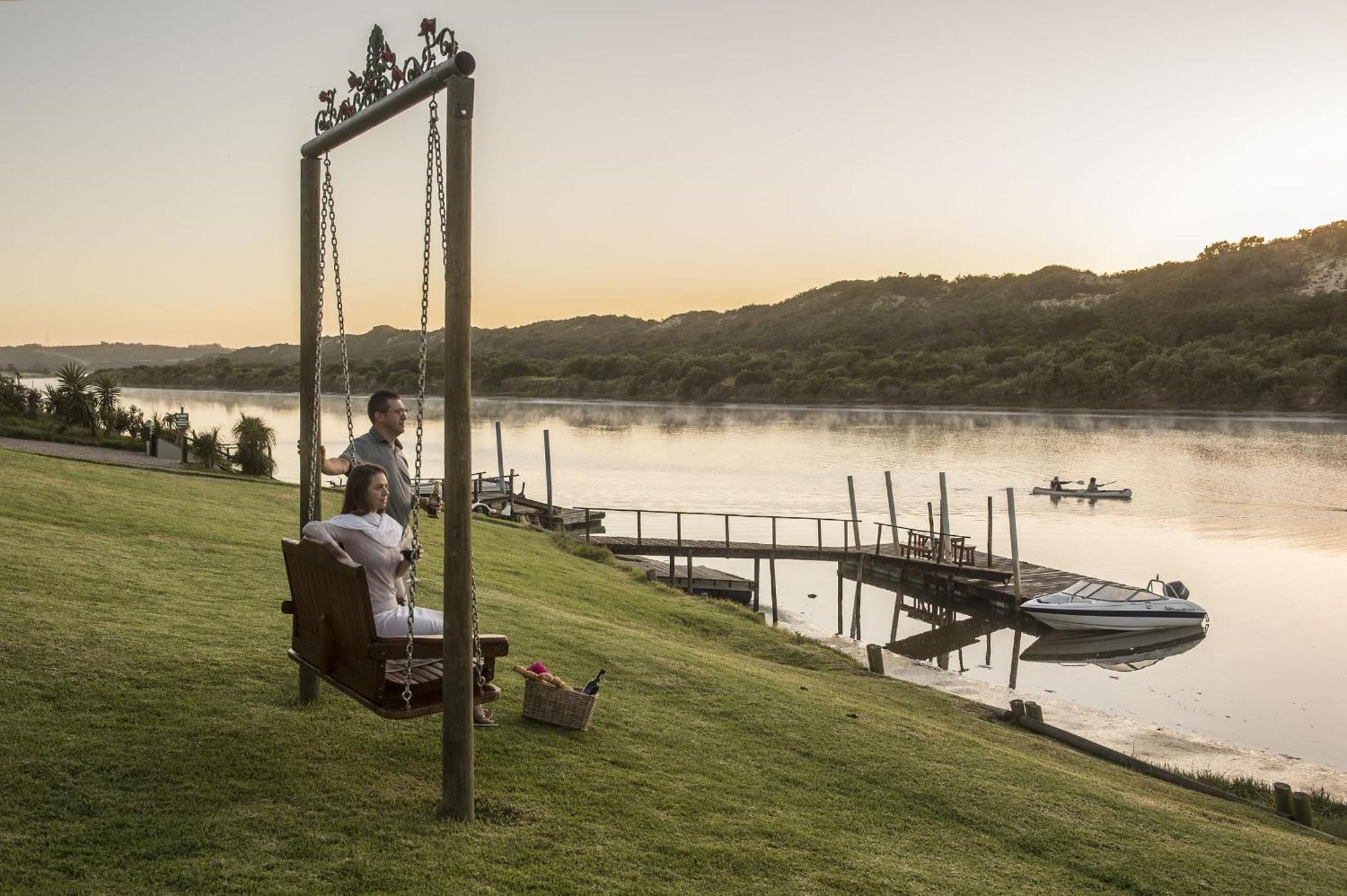 Dungbeetle River Lodge كولشستر الغرفة الصورة